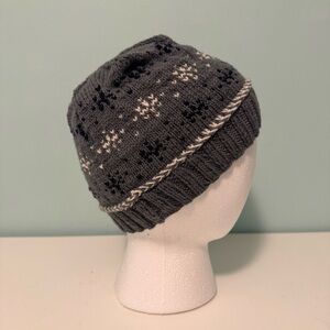 Gray 100% Wool Knit Beanie with Pattern